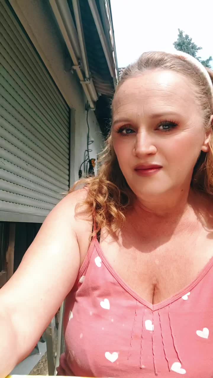 @LadyCri
