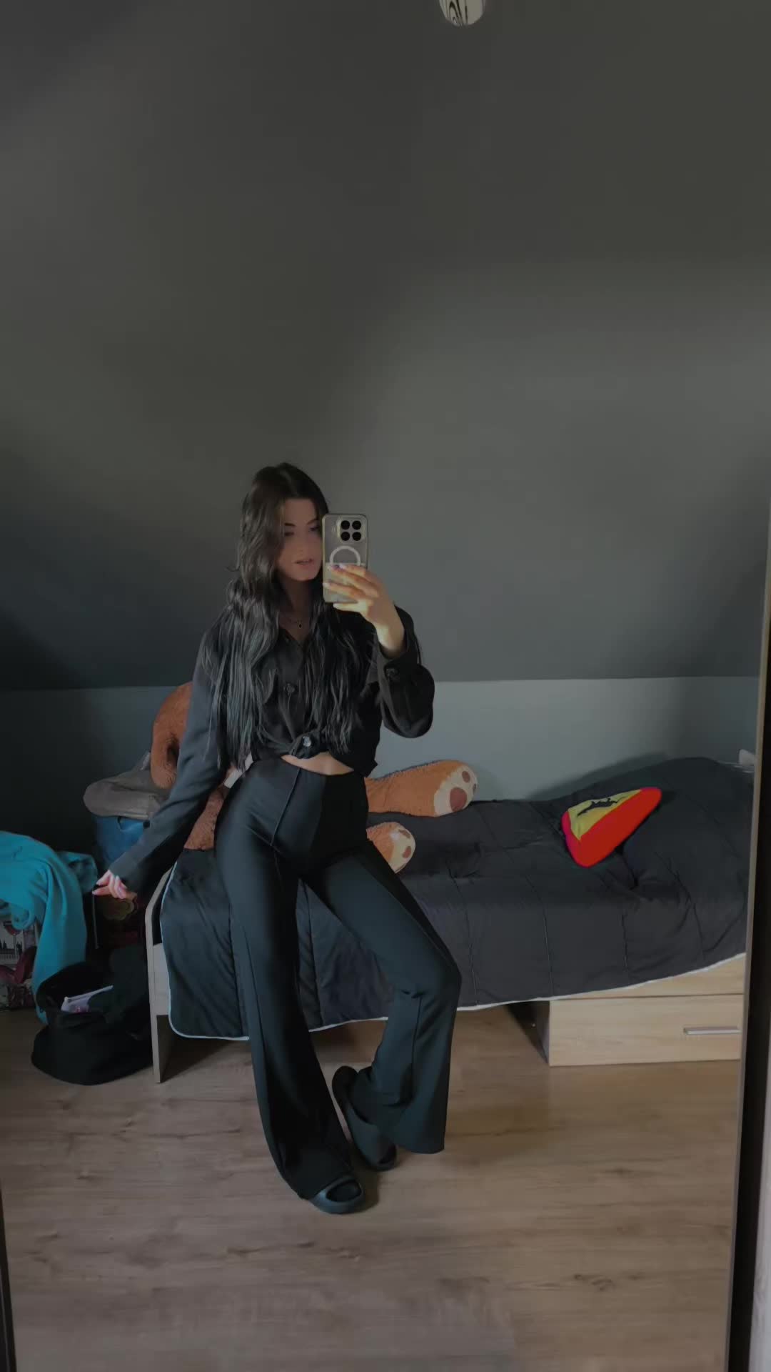 @Hi_Ana
