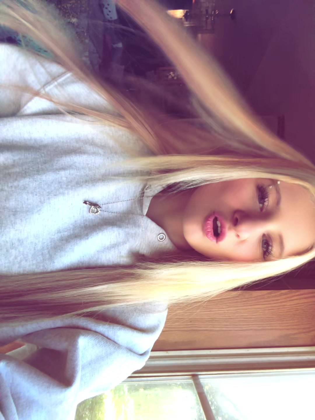 @hollyzzz_spam