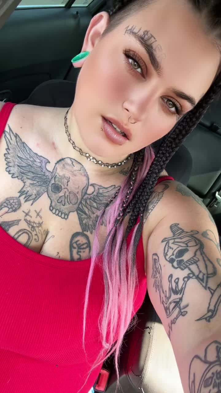 @GOTHICMOMMY666
