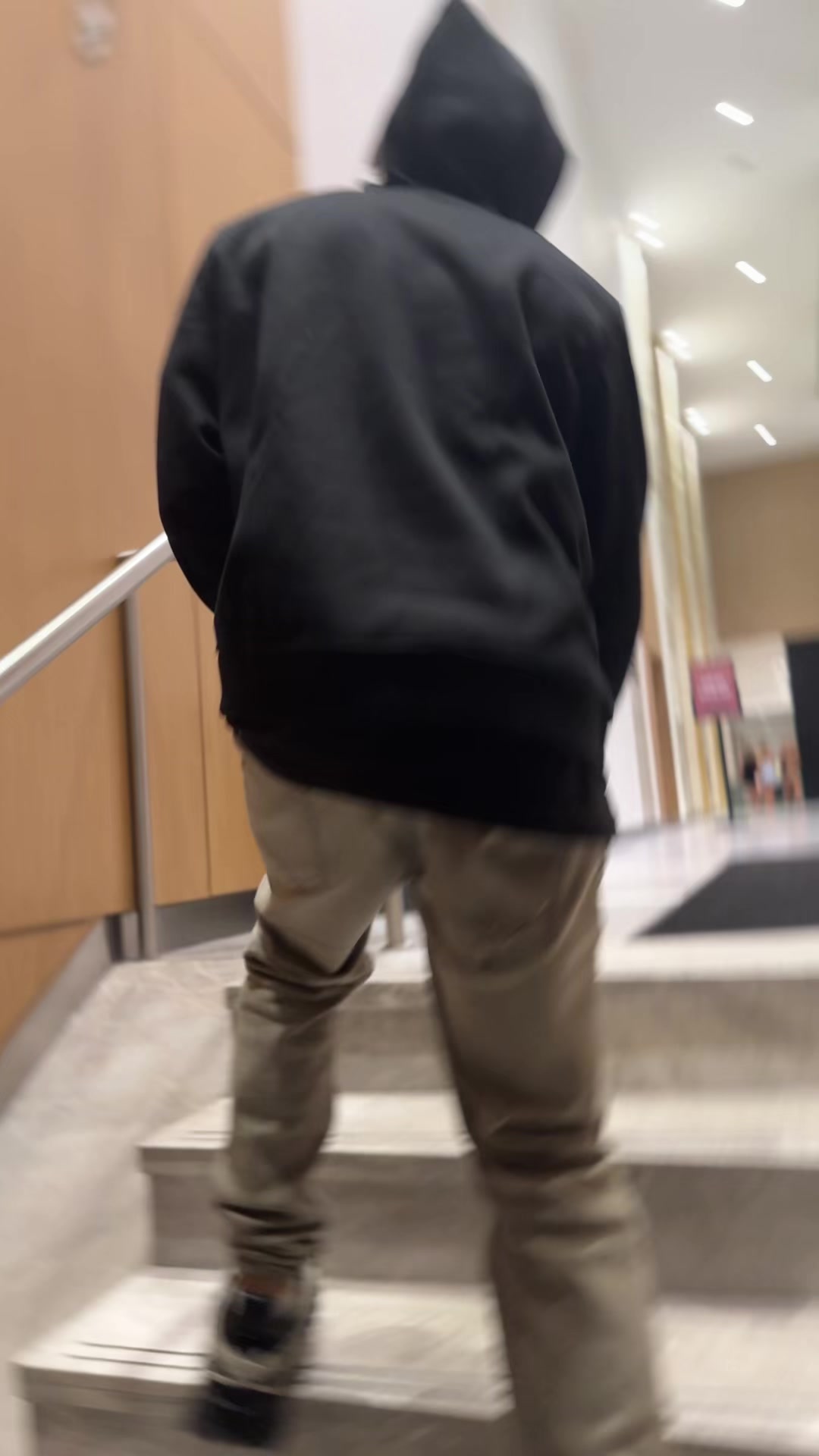 @jayvghn