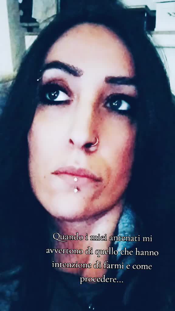 @LadyWolfBlack🐺