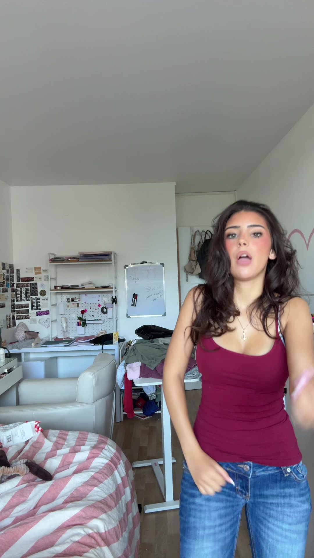 @whooischarlotte