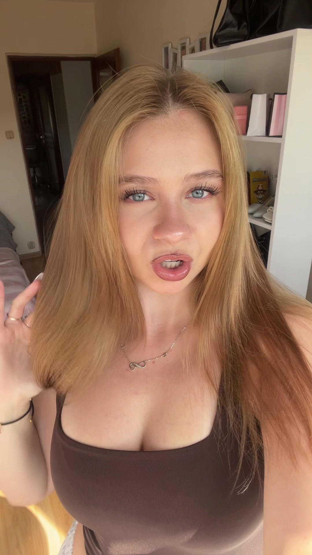 @🥥