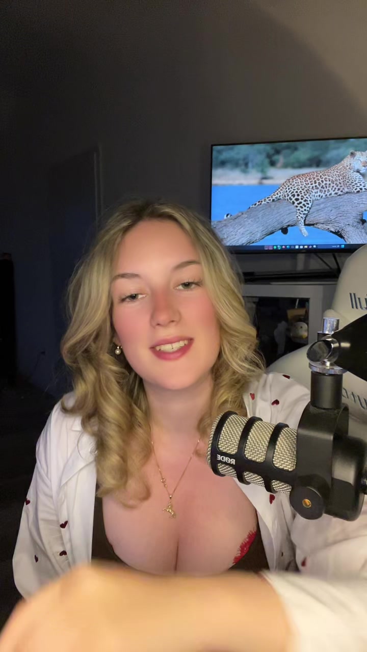 @Laura🐡🦋🐺