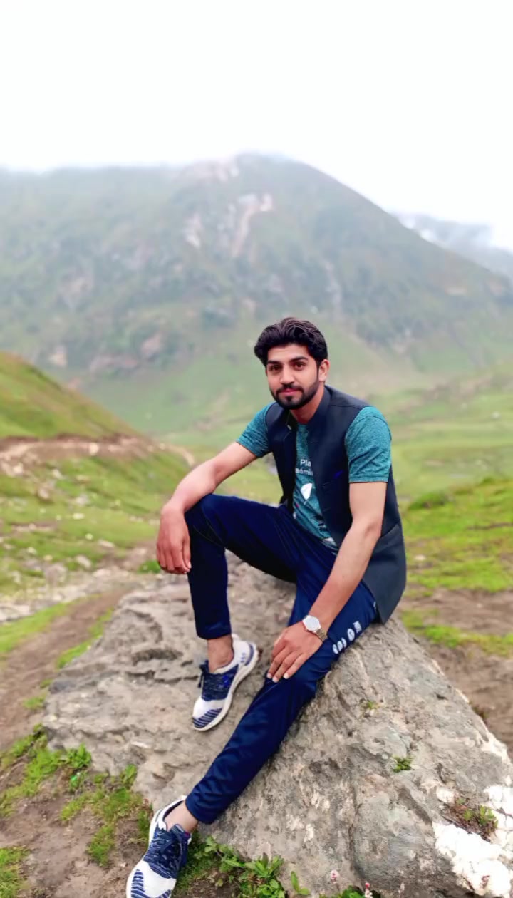 @WaQaR Khattak
