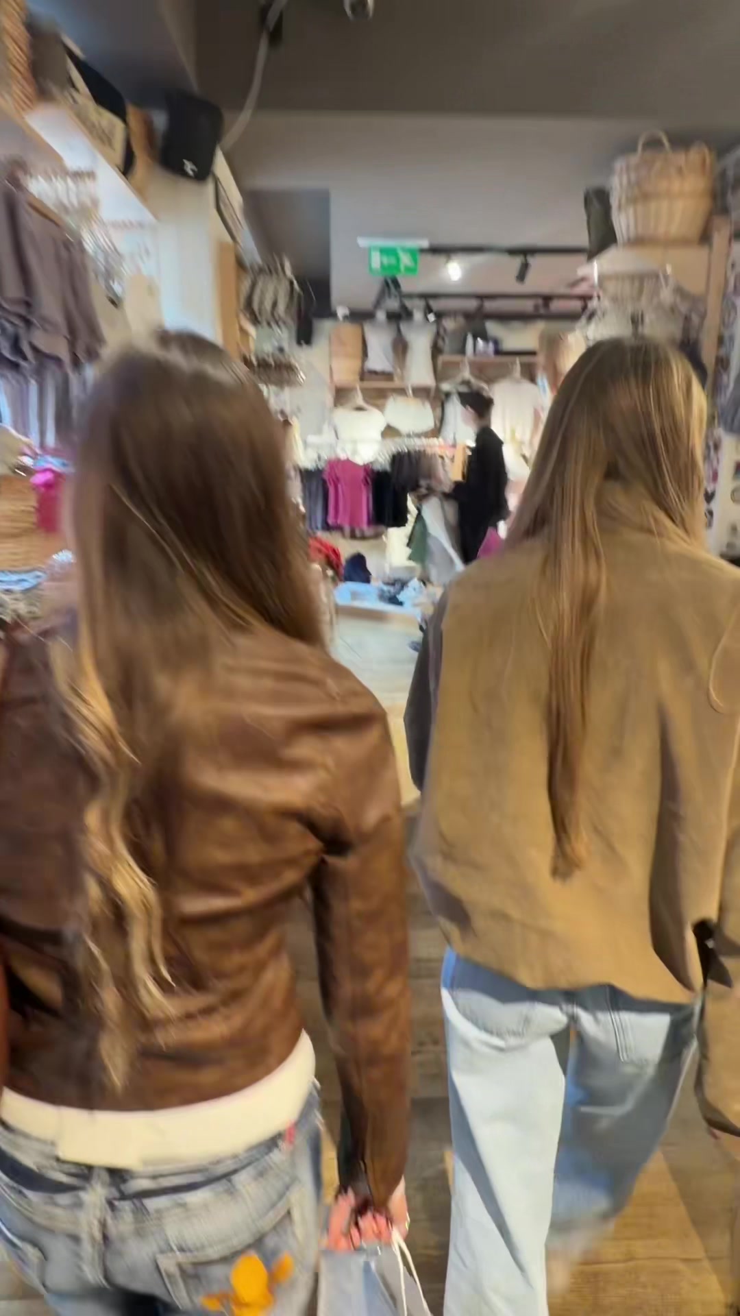 @BELLA🌟