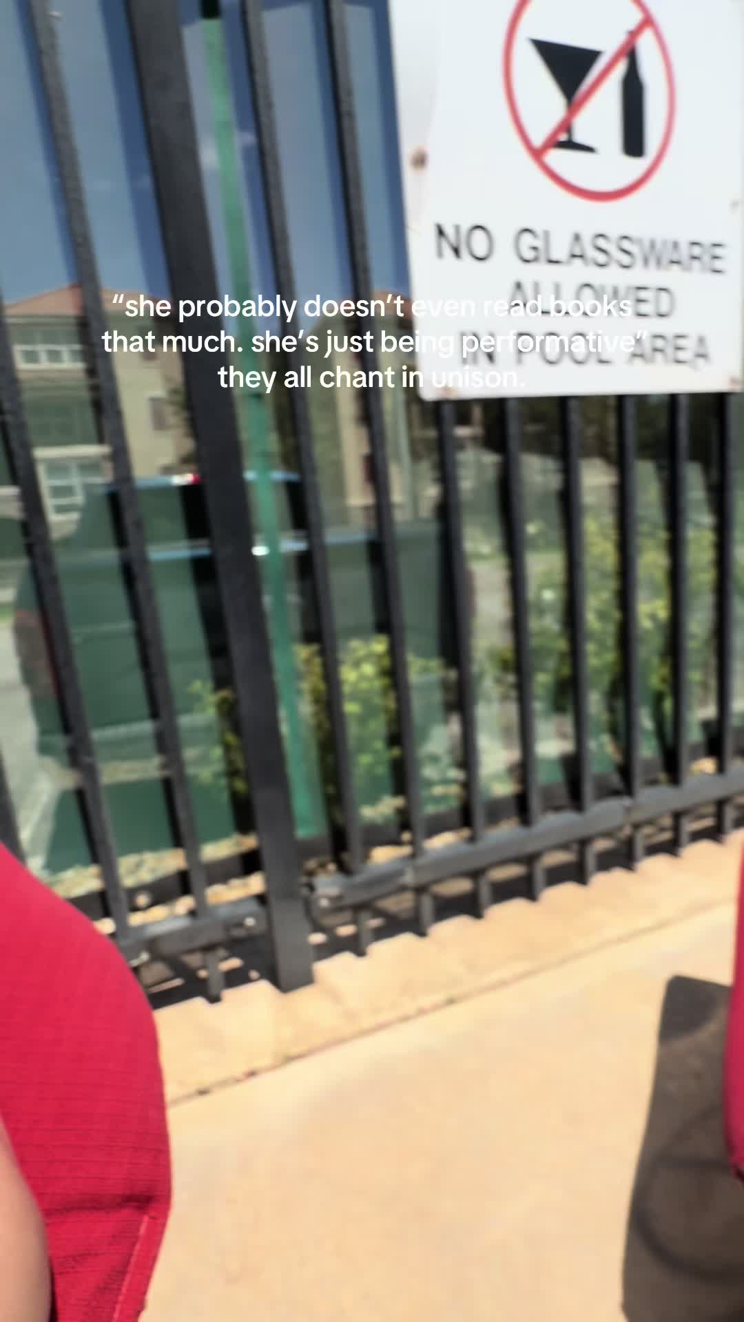 @rachelleahtia