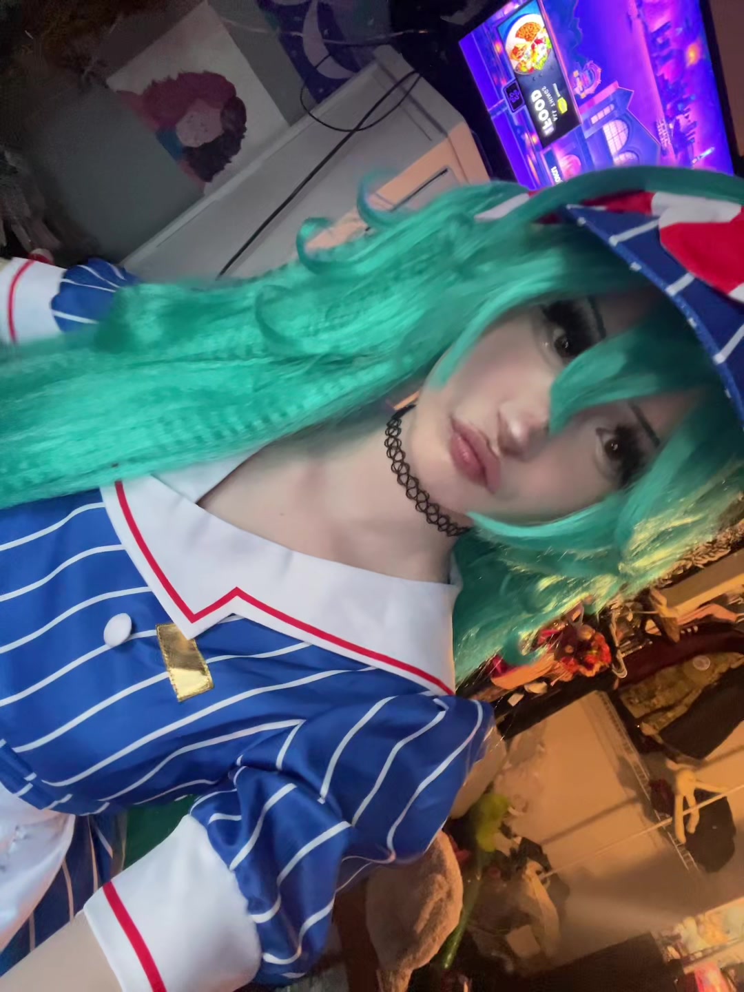 @Ellliee