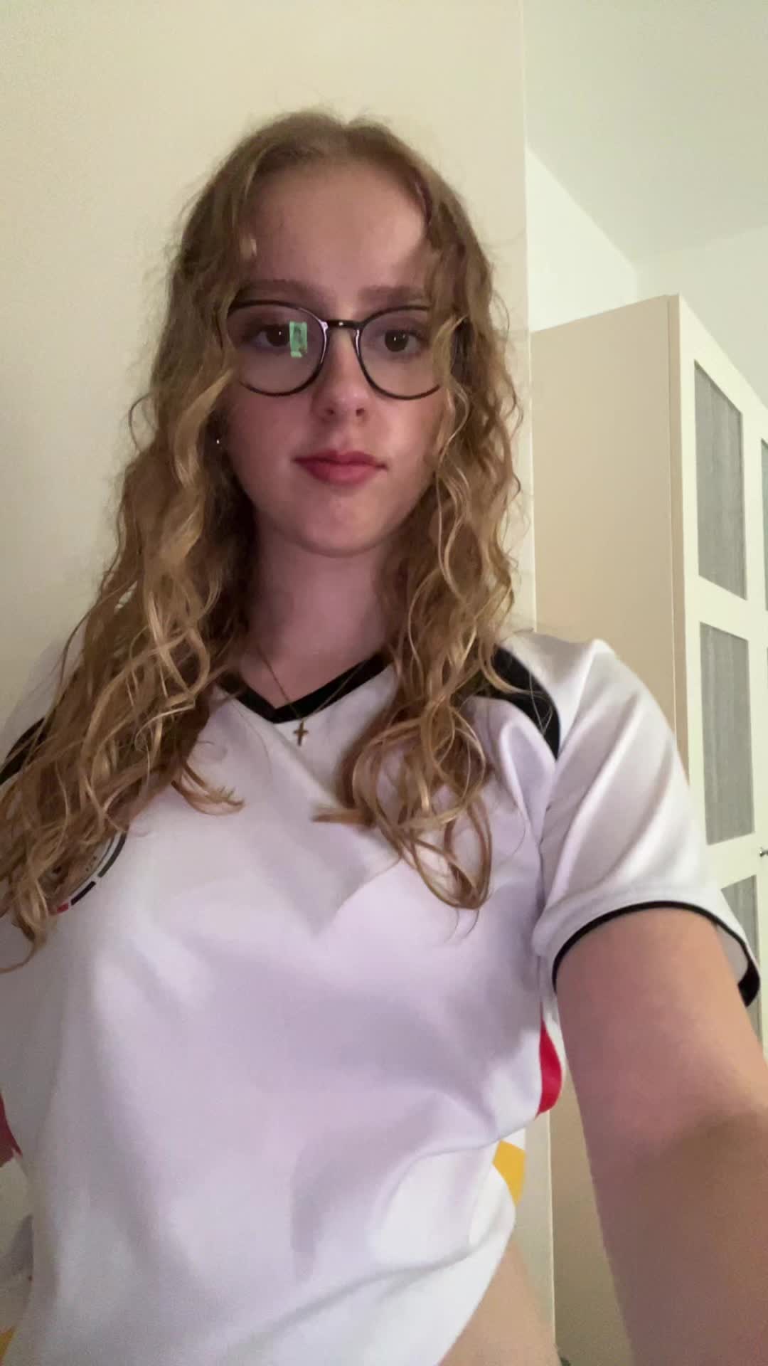 @leahmariiiie