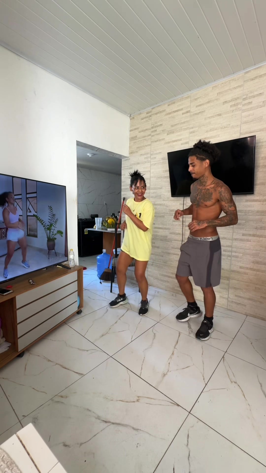 @MANOTRUTAA