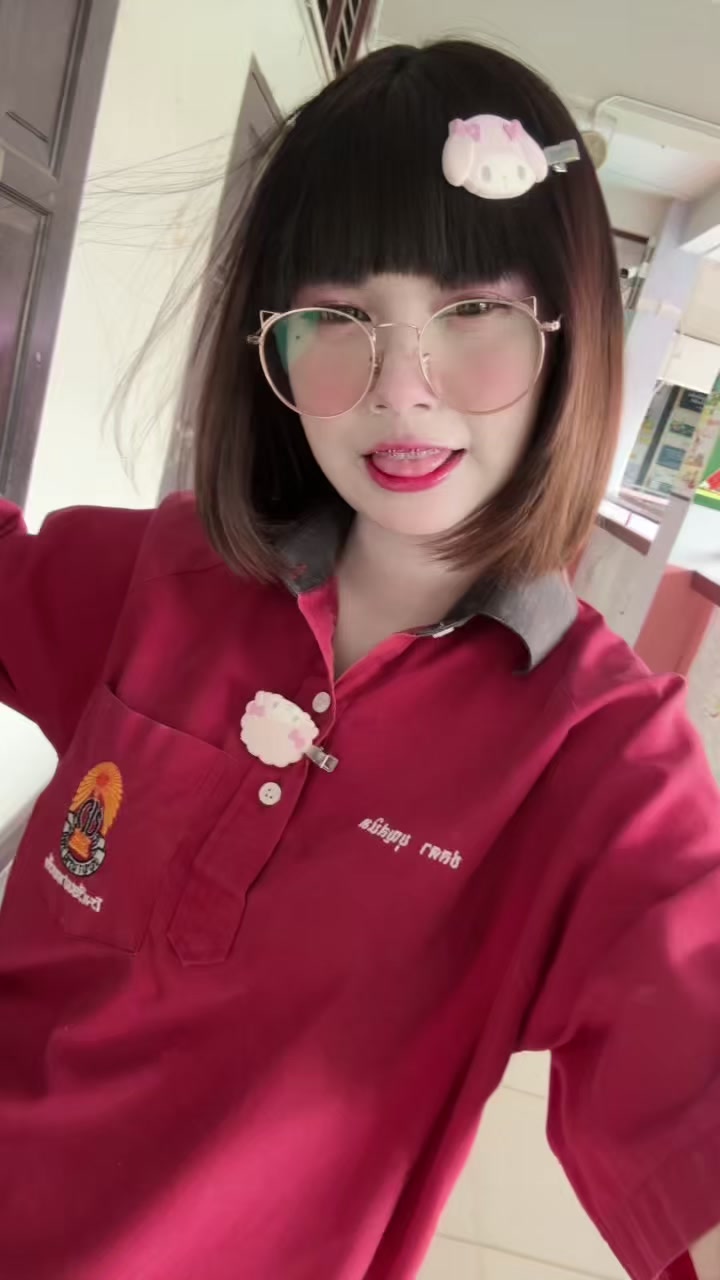 @รู้ไหมทำไมกูถึงใส่เเว่น😏😏