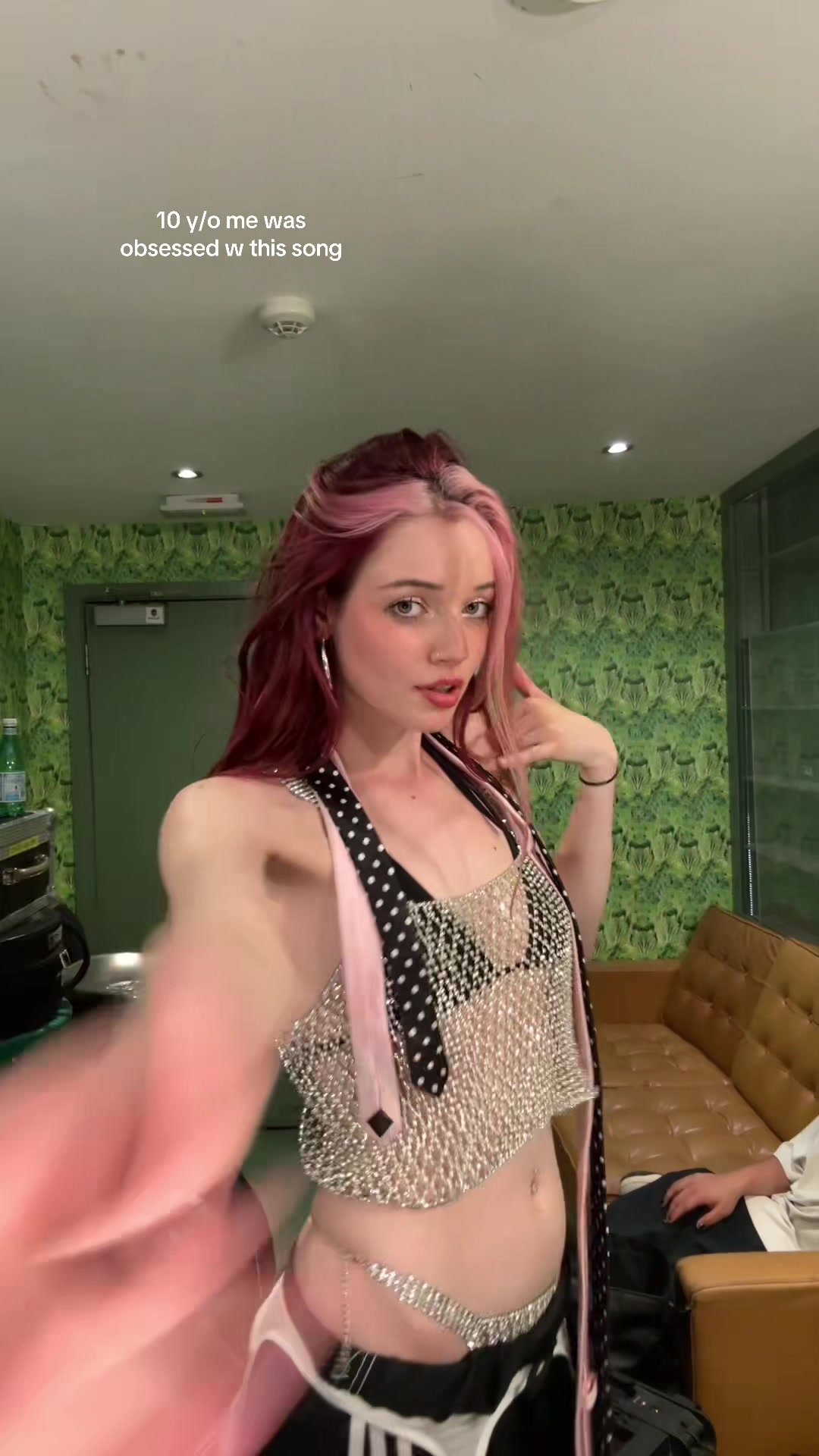 @VAN&Egrave;S