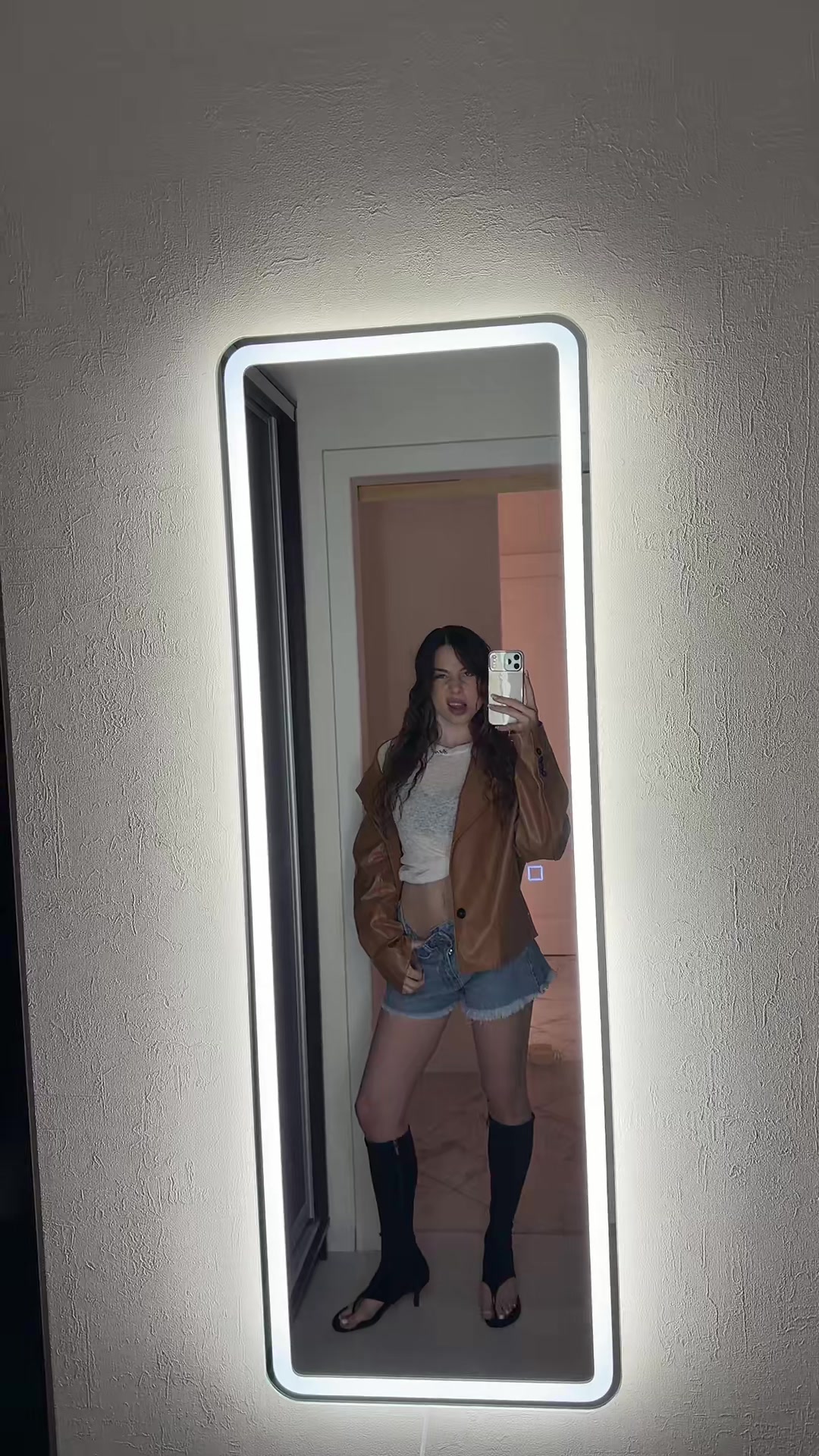 @helenlavie_
