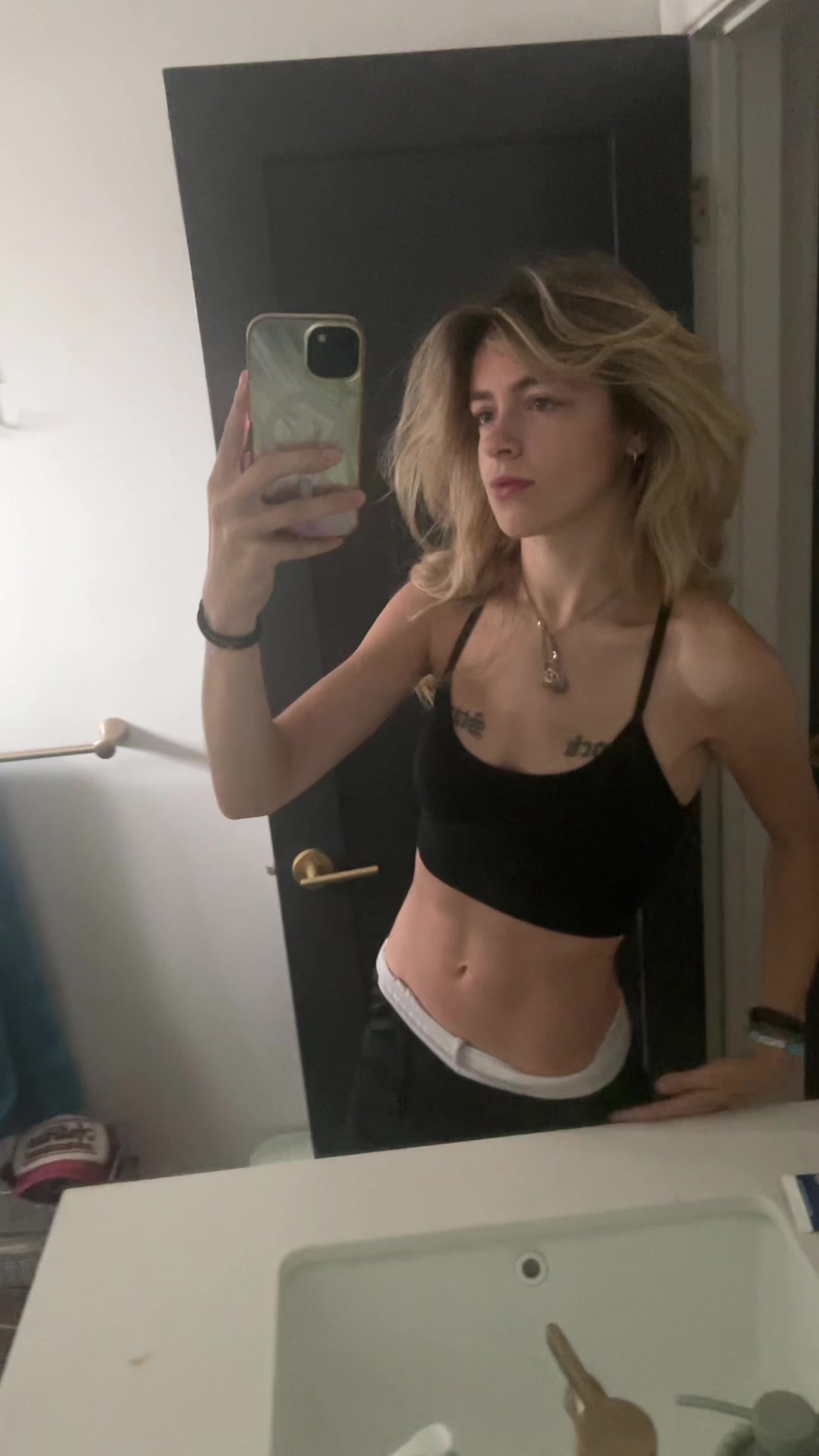 @Bella