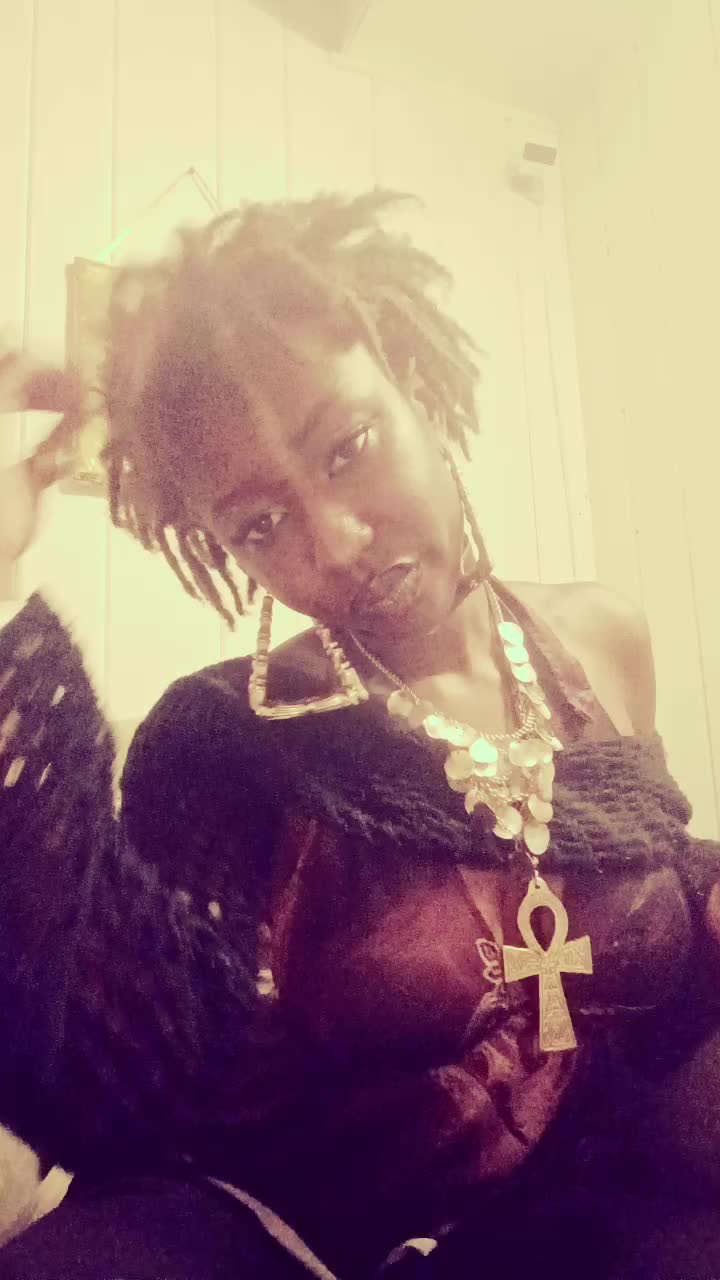 @9ethergoddesz