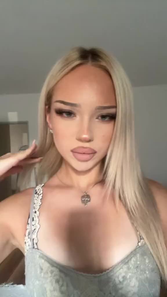 @аня