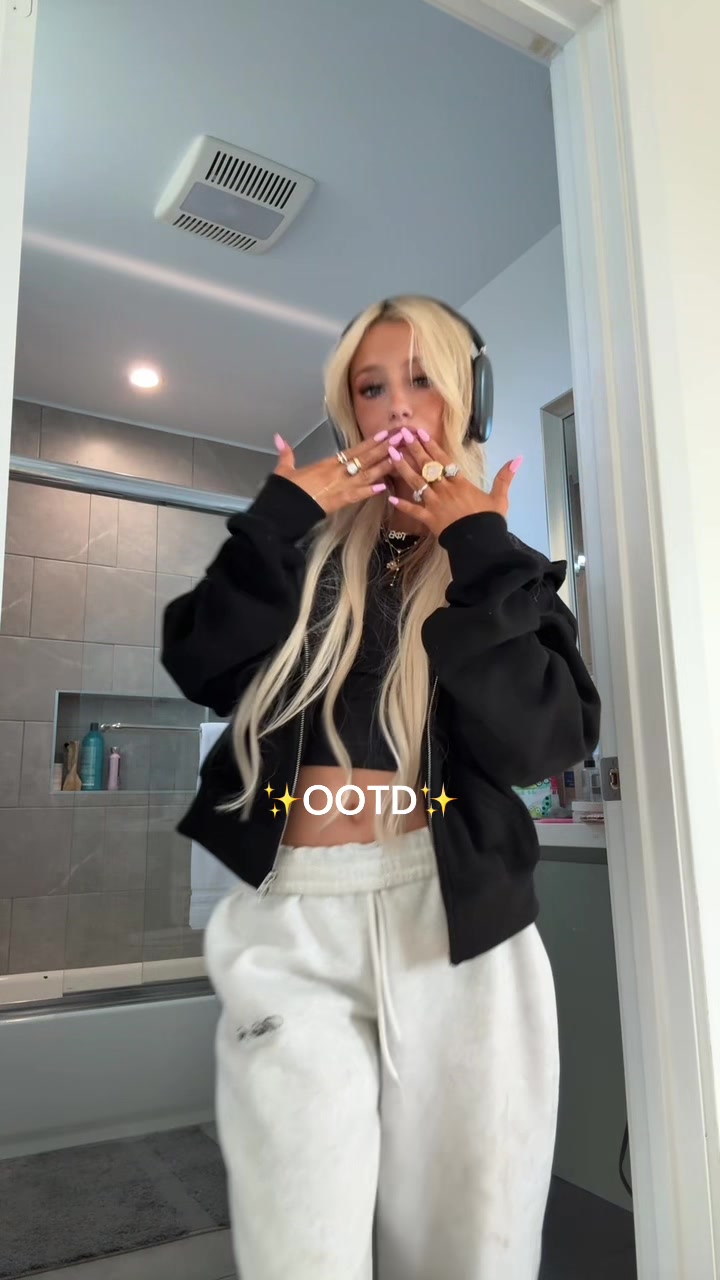 @via *✧・゚:
