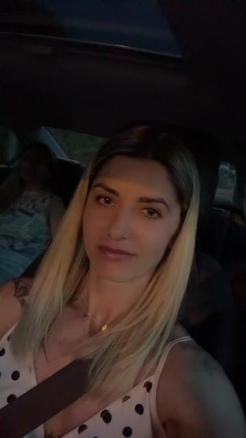 @adeluza85