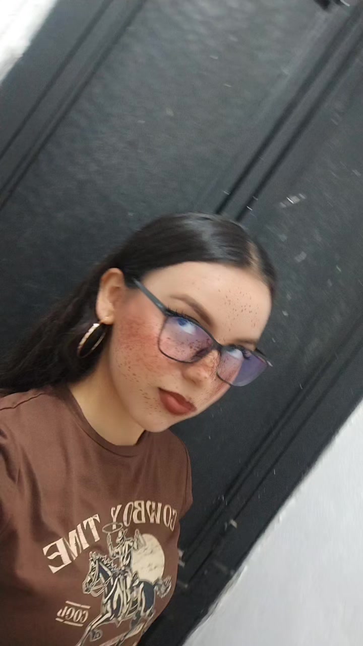 @Angie21.