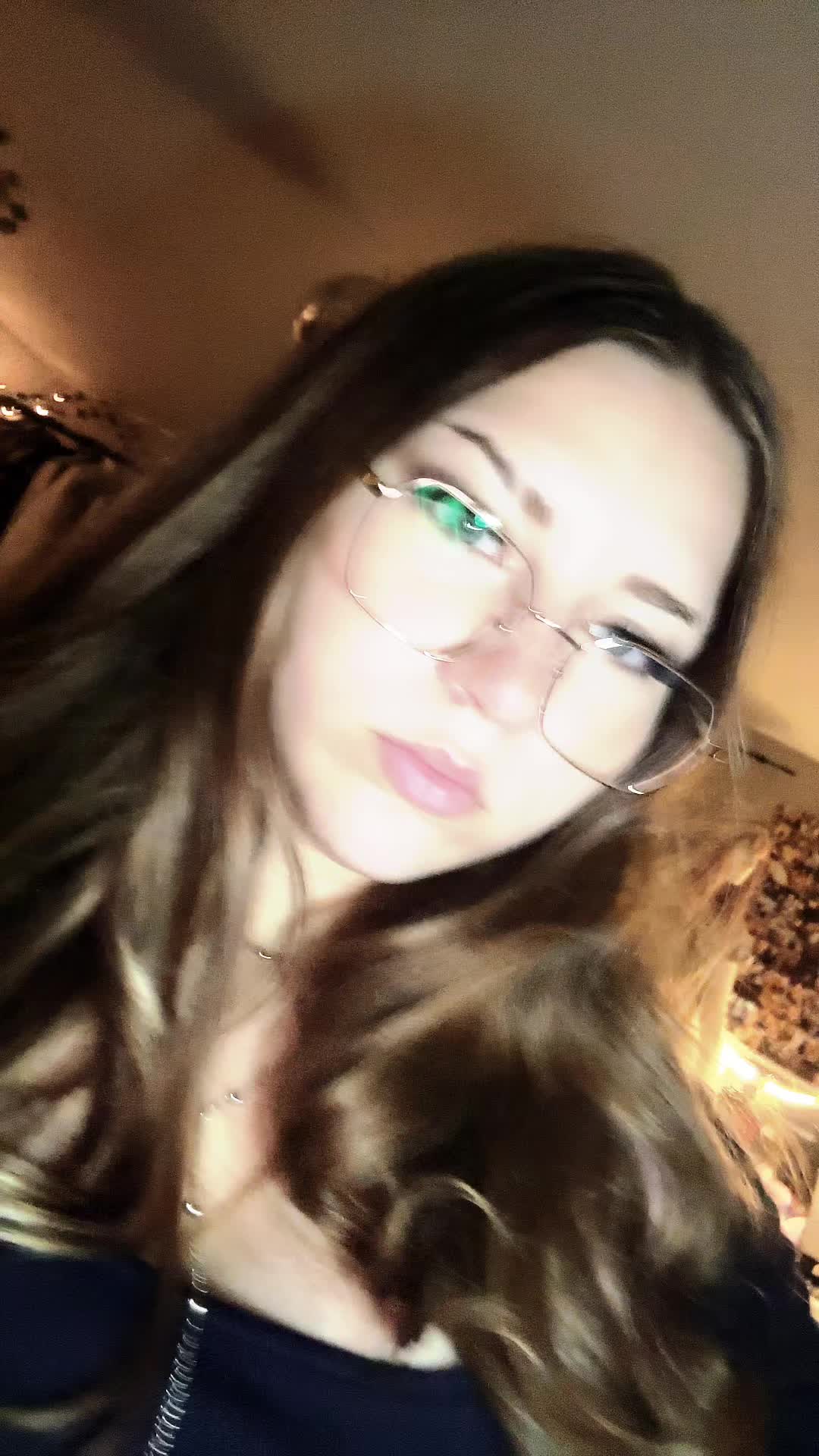 @ᴍᴇʟʟᴏ