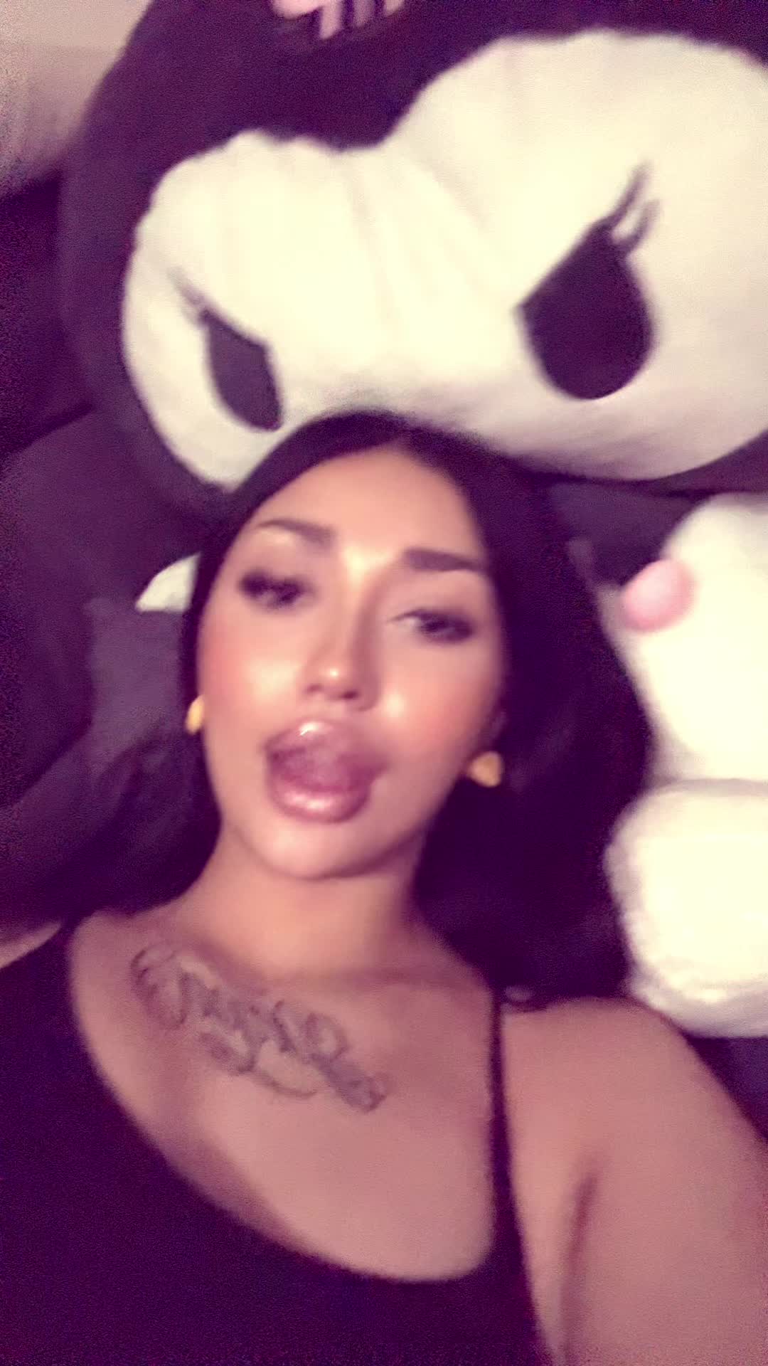 @𝓥𝓡🍒
