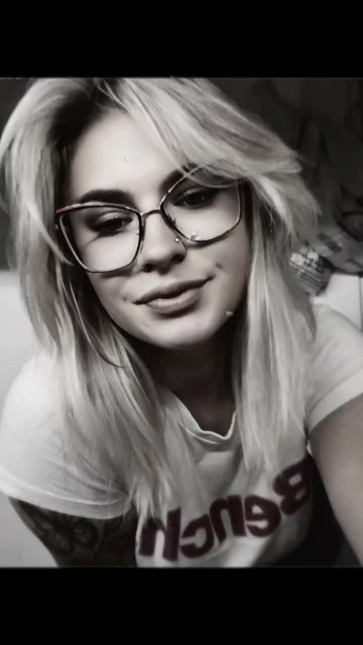 @Blondixx00🦋🔥