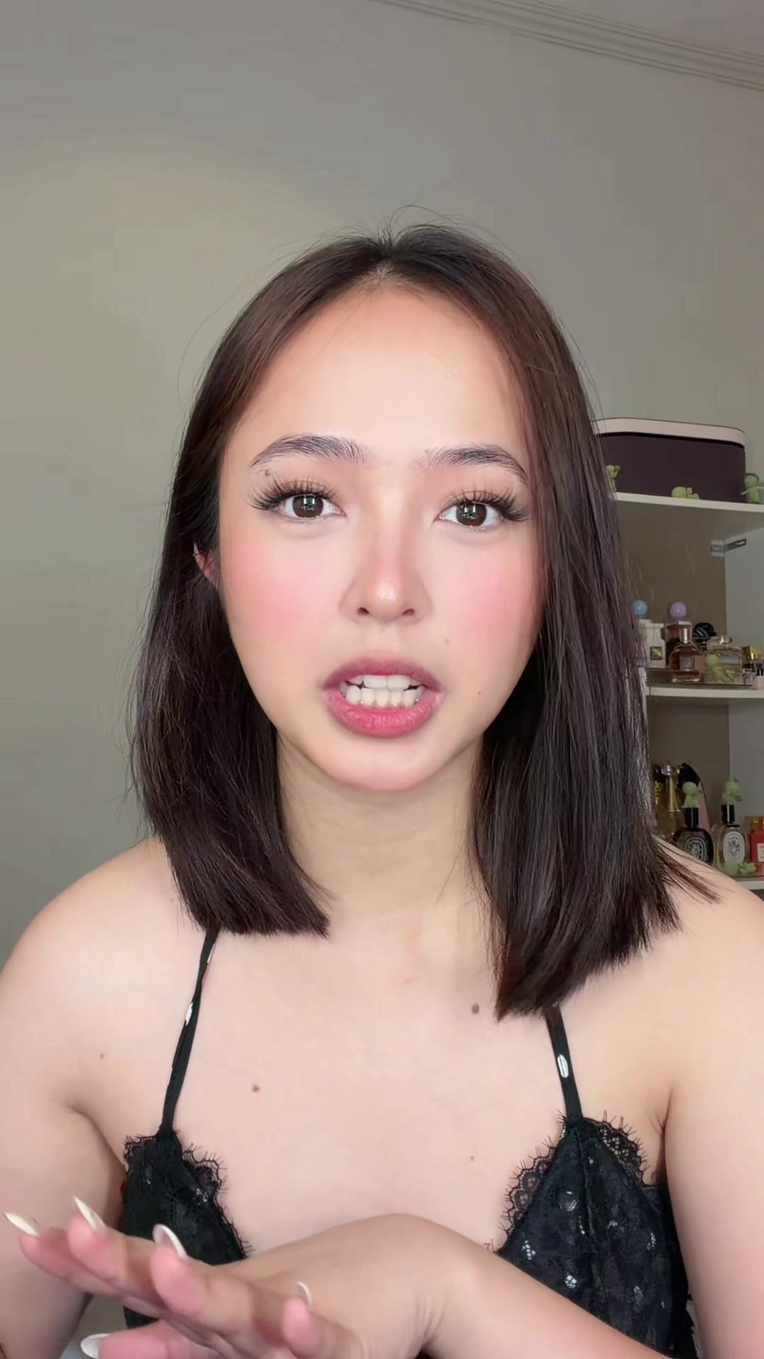 @annamariee