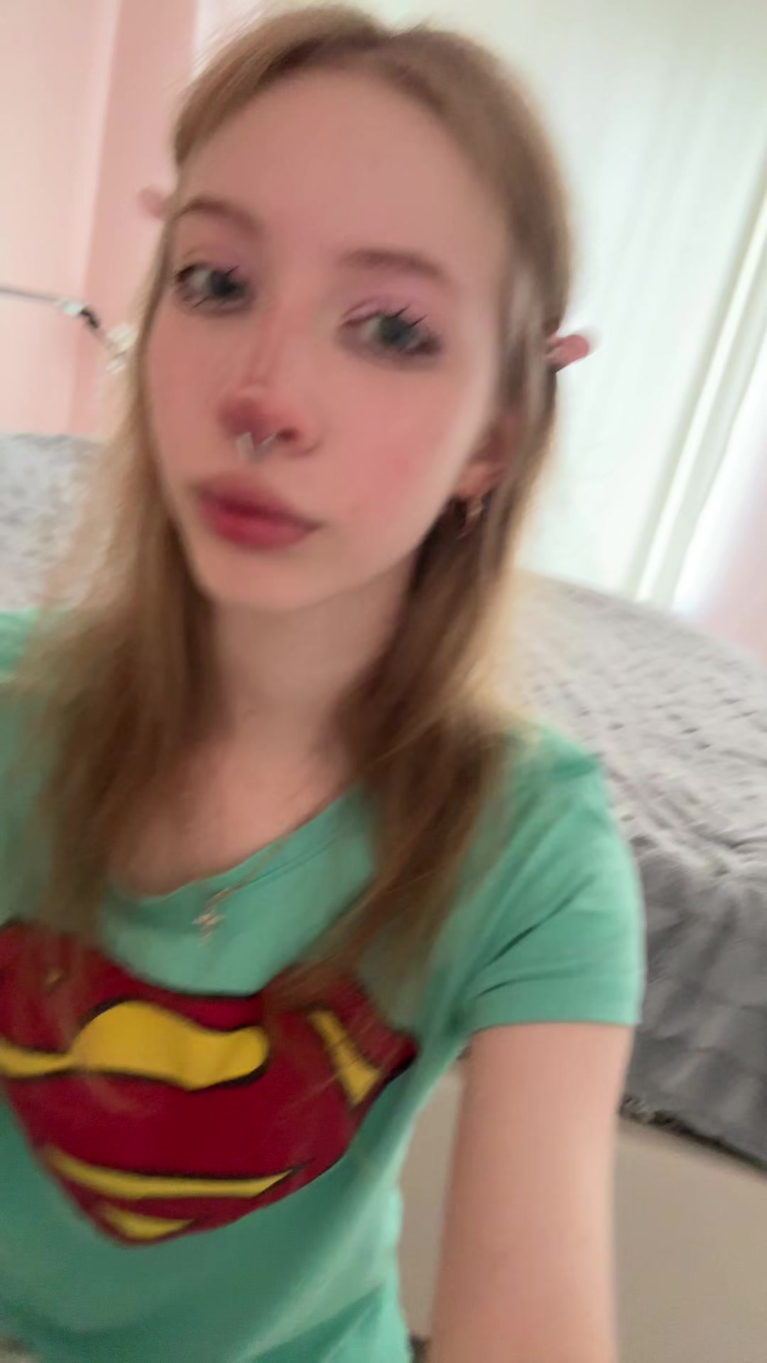 @>_*