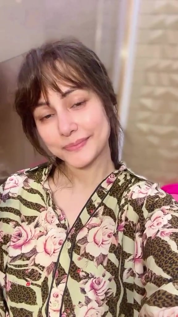 @Hina Khan 💎