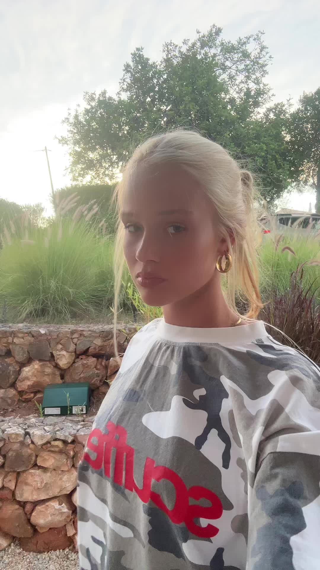 @3llaaaaaaa