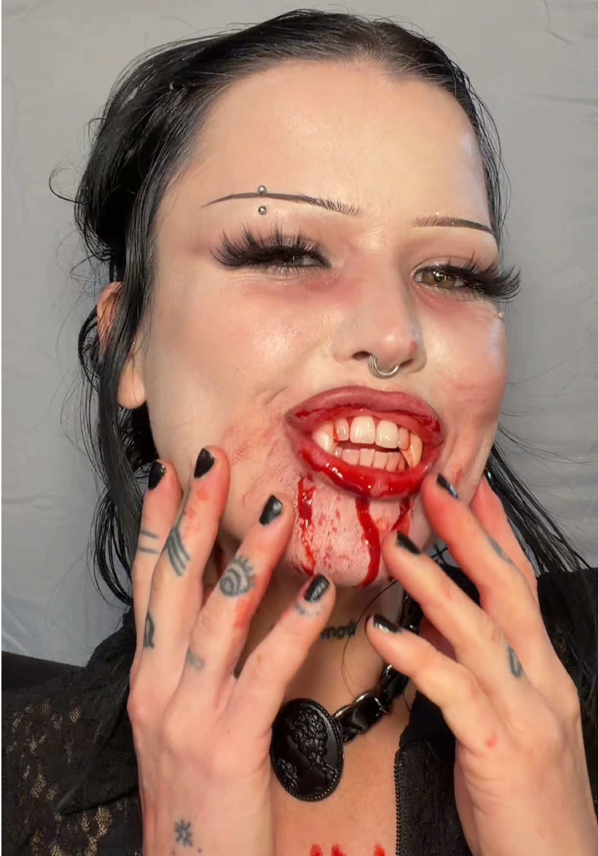 @𝕾𝖆𝖗𝖆𝖍 𝕱𝖊𝖊𝖓𝖆