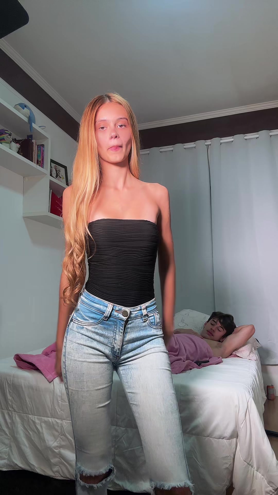 @Clara_branquinhoo