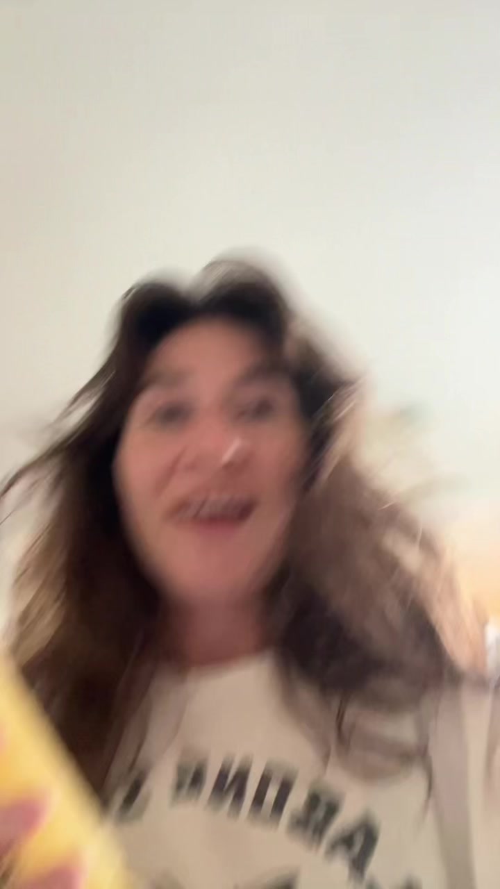 @מירב מלכת הזבל והעציצים