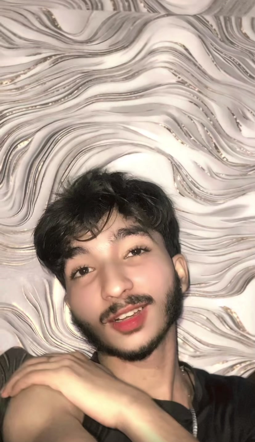 @🤍ℳǻ𝚕𝙞ⲕ🥀