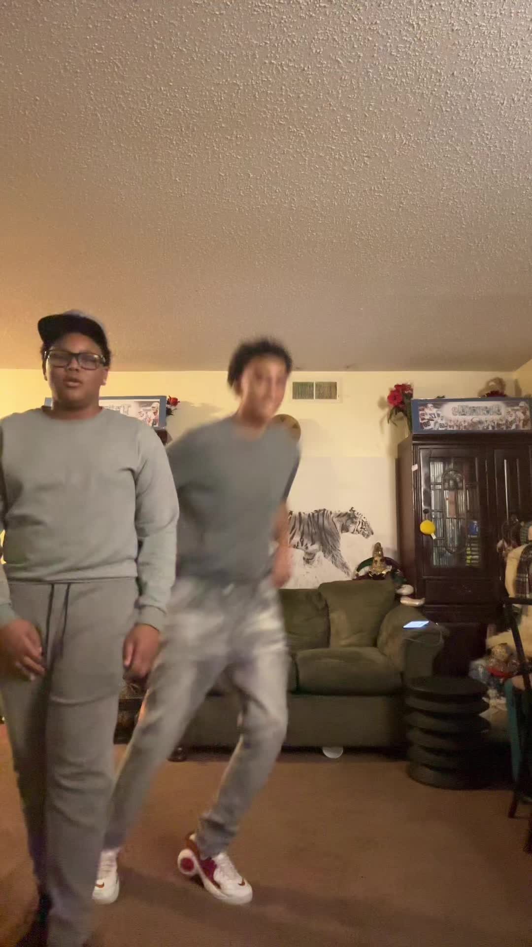 @$T4&yen;_5R13D💯😶&zwj;🌫️
