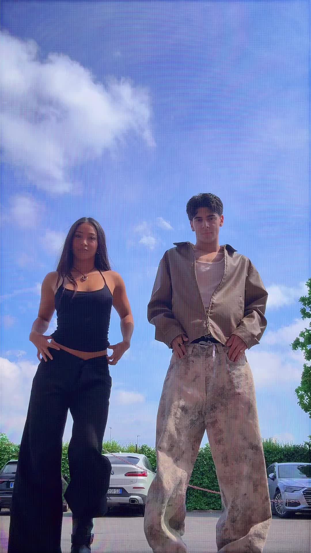 @A L E X🥥