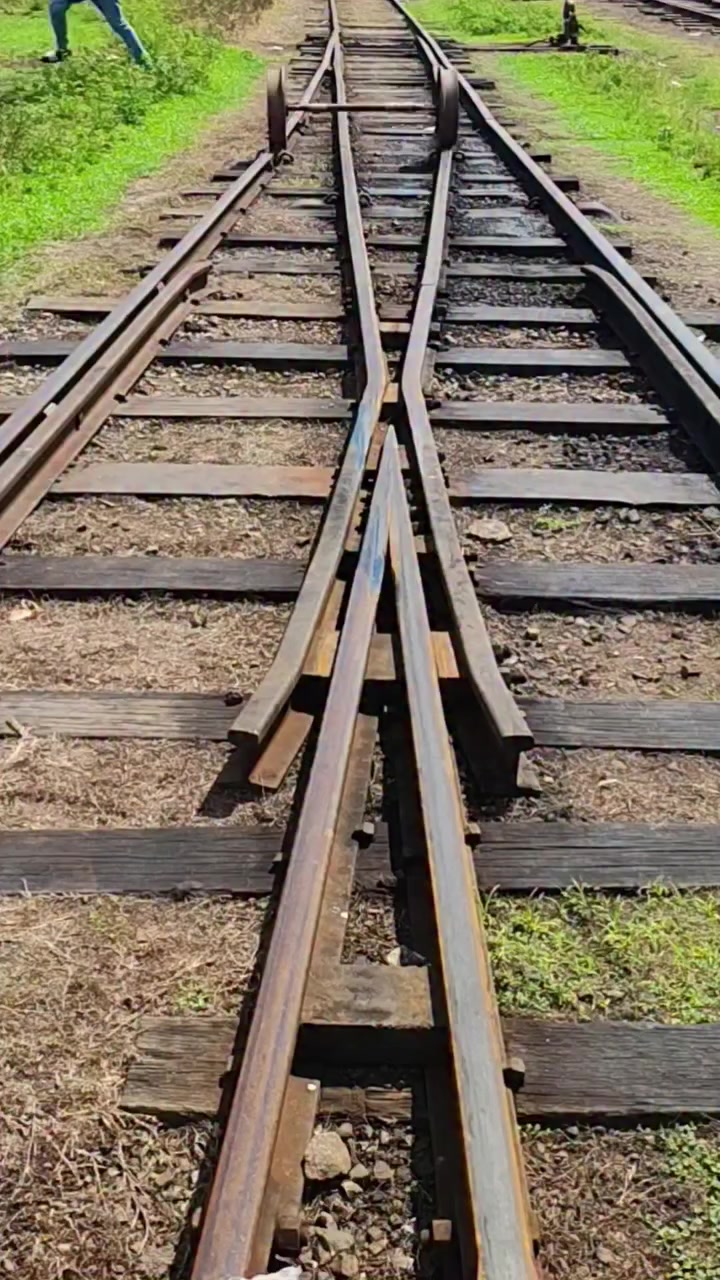 @KENYAN RAILROADER🇰🇪