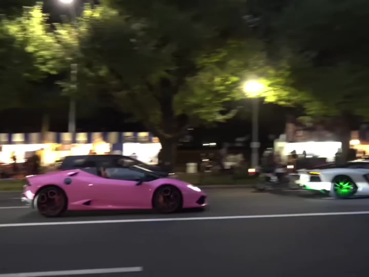 @�