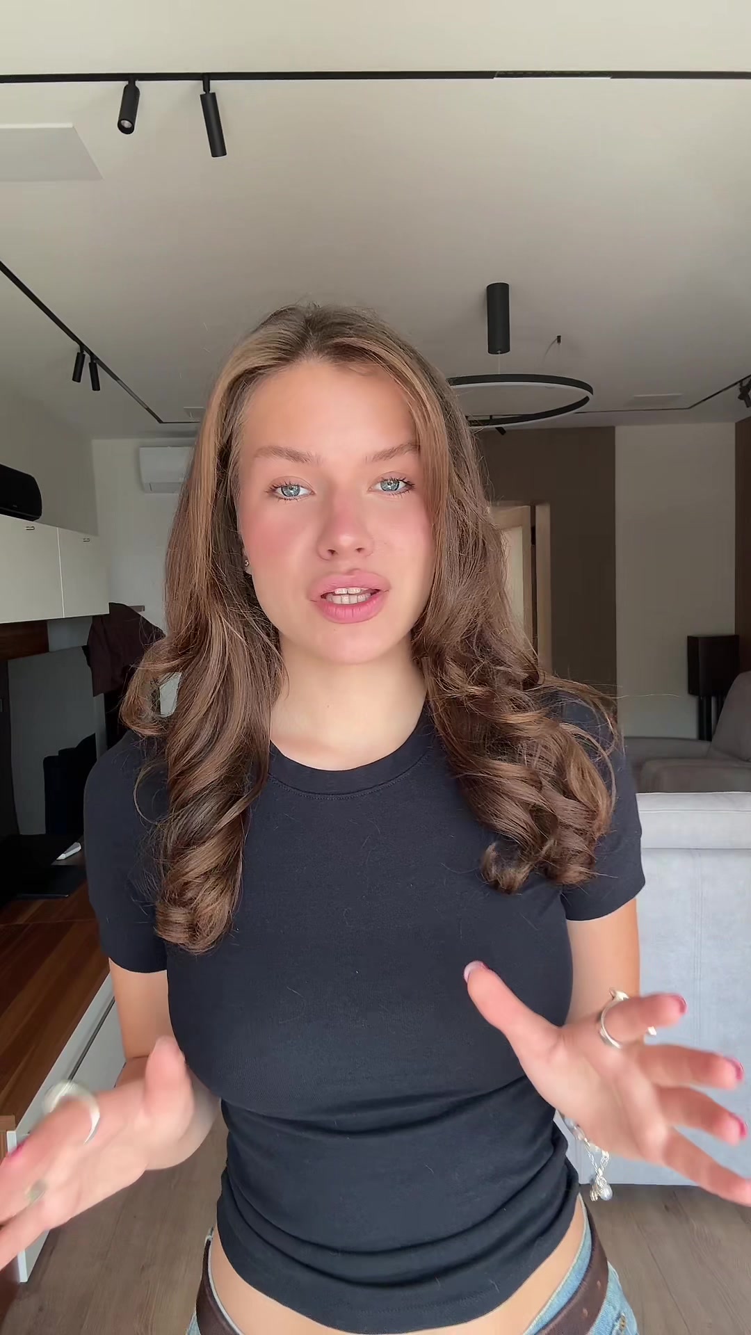 @алина марковка