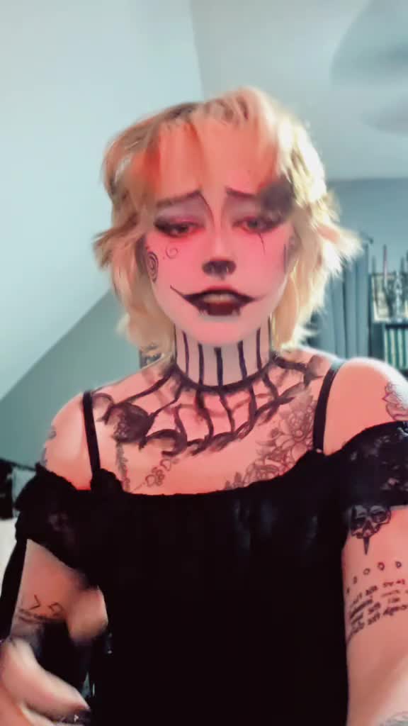 @Jinx ☠️🖤🩸