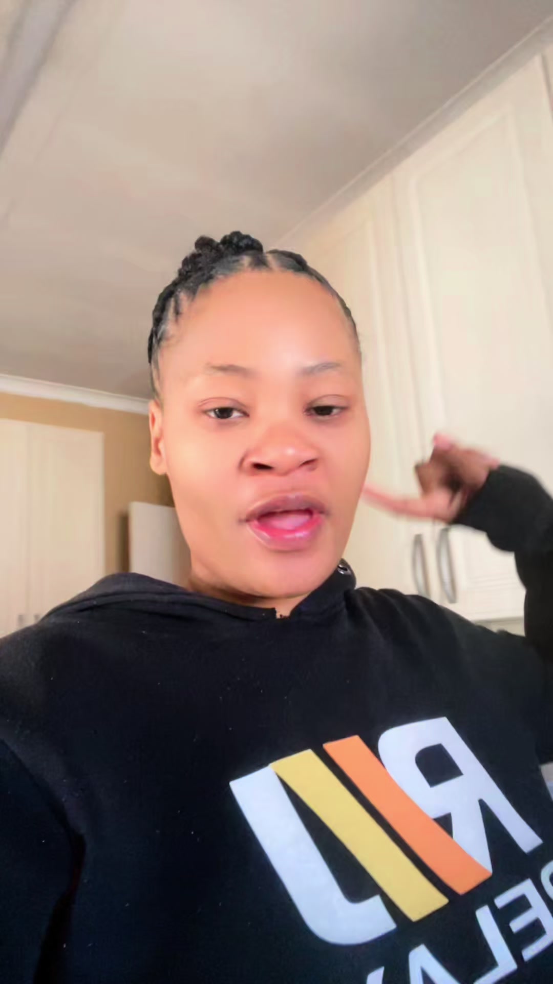 @Dinah_Phoshoko