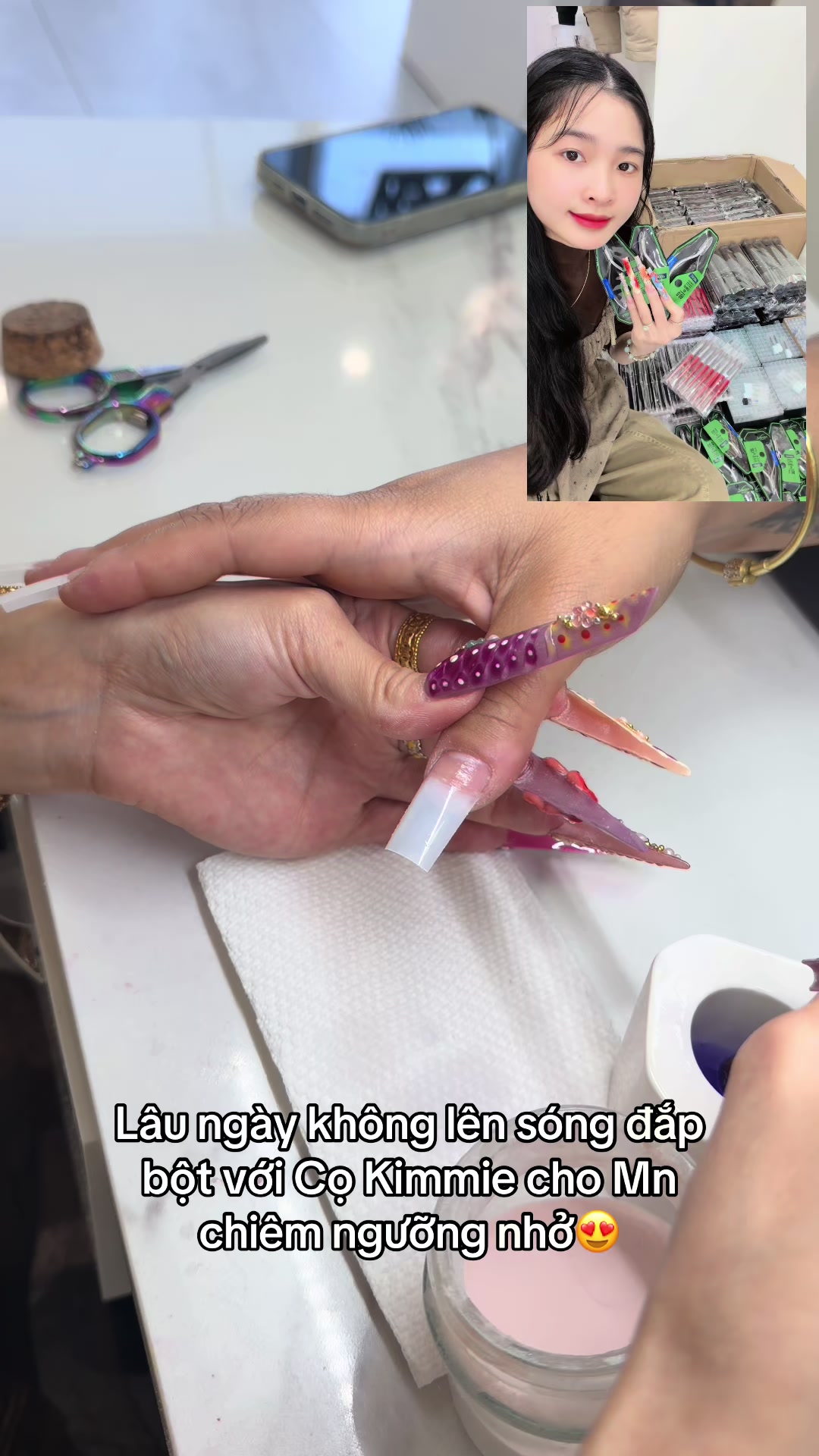 @KimmieNails🇻🇳♥️🇨🇦Tấu Hài😜