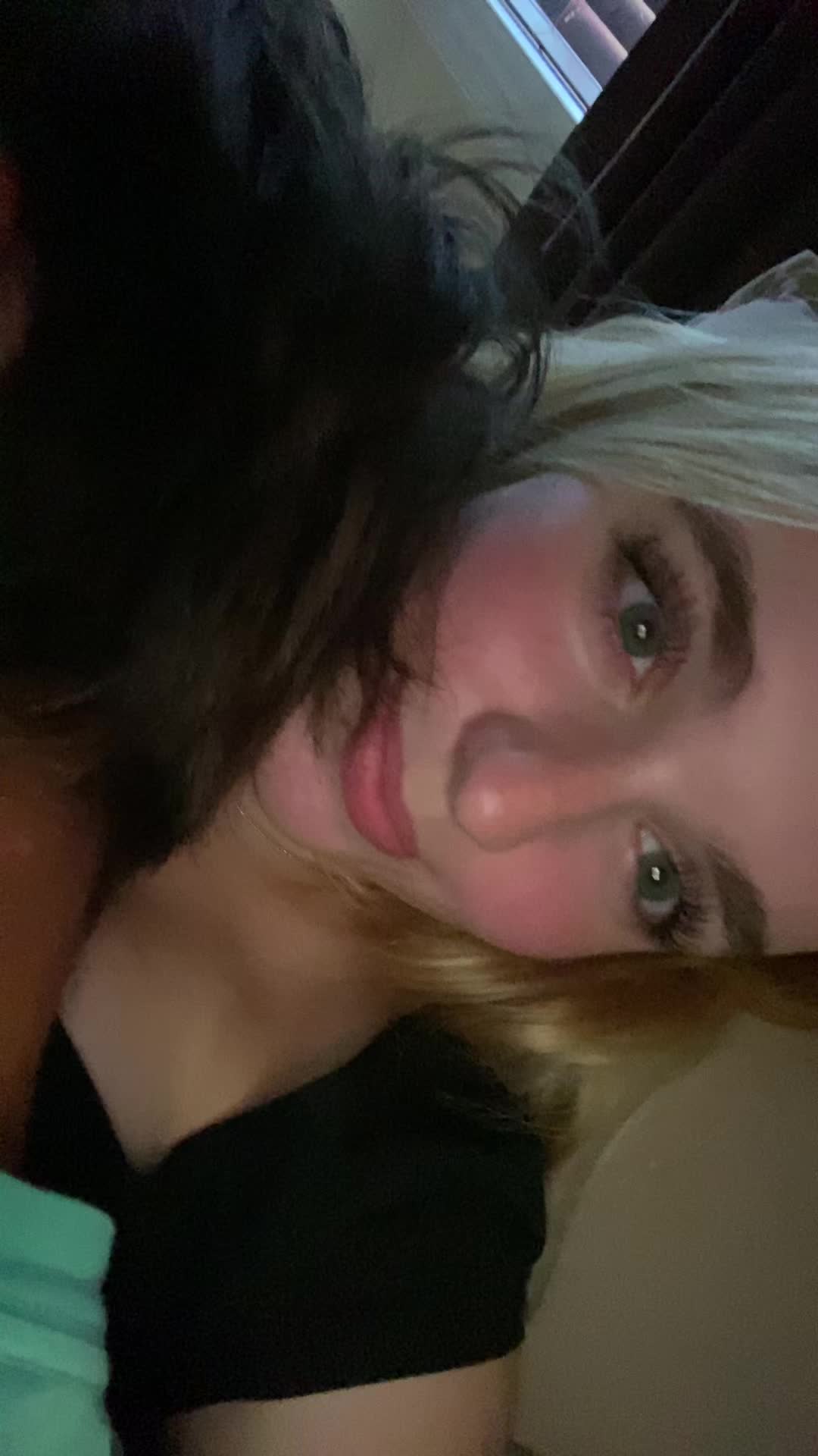 @isabella