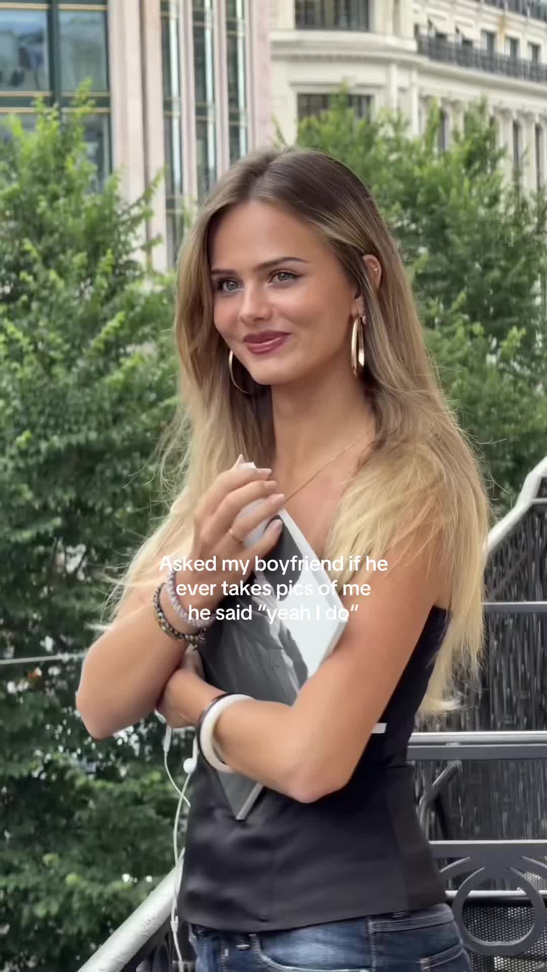 @saracrumbleleg
