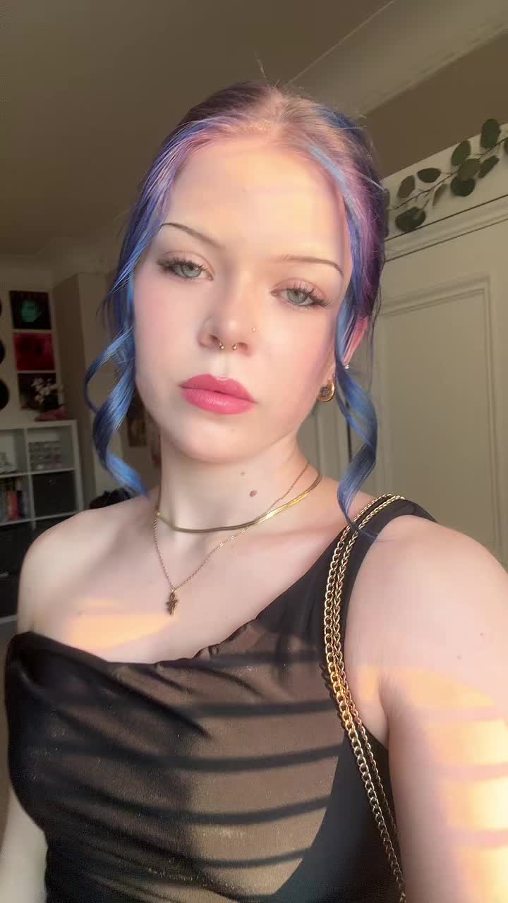 @Vicky シ
