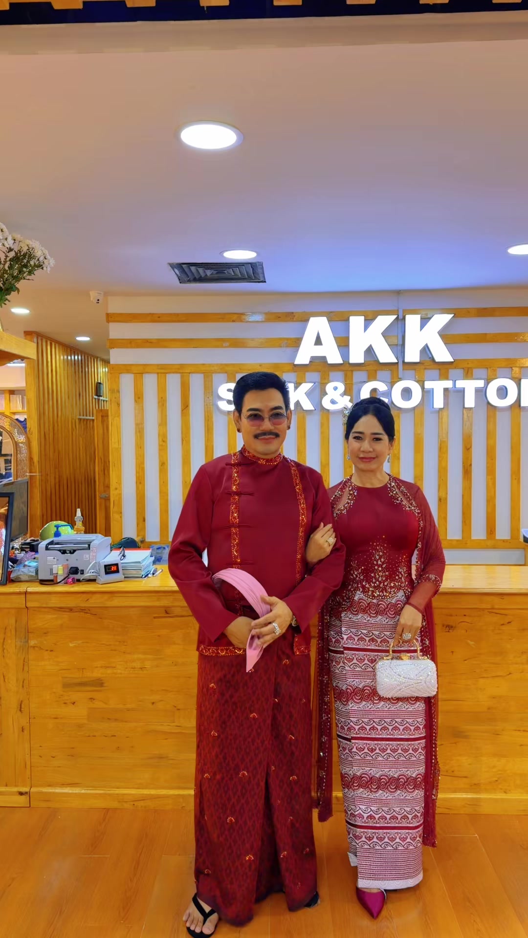 @Akk Silk (official account)
