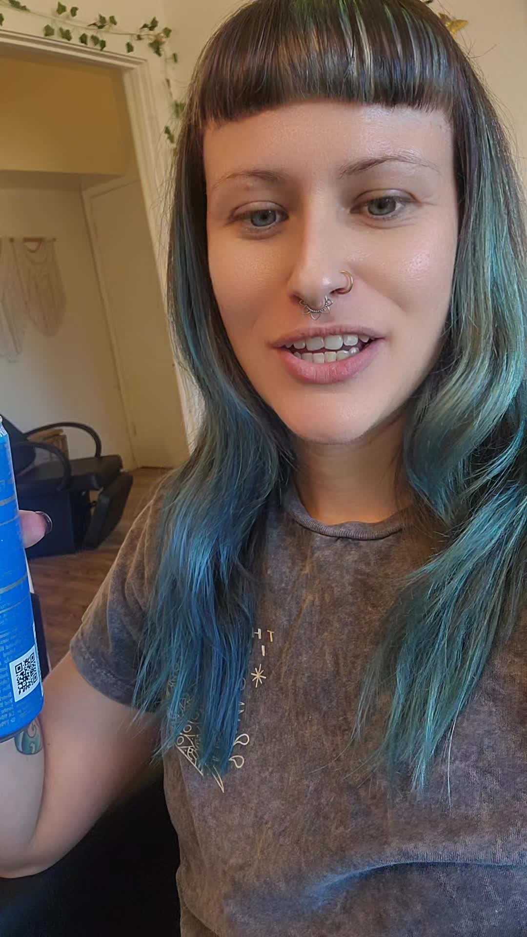 @yourgirlDEE
