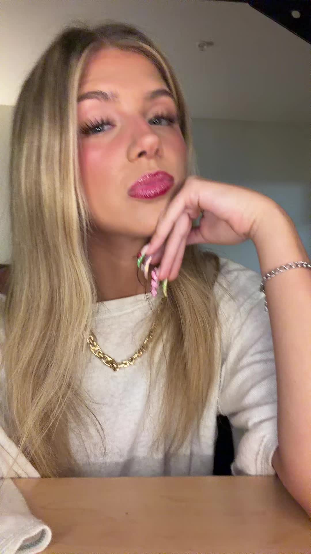 @strawbbrryshortcakee