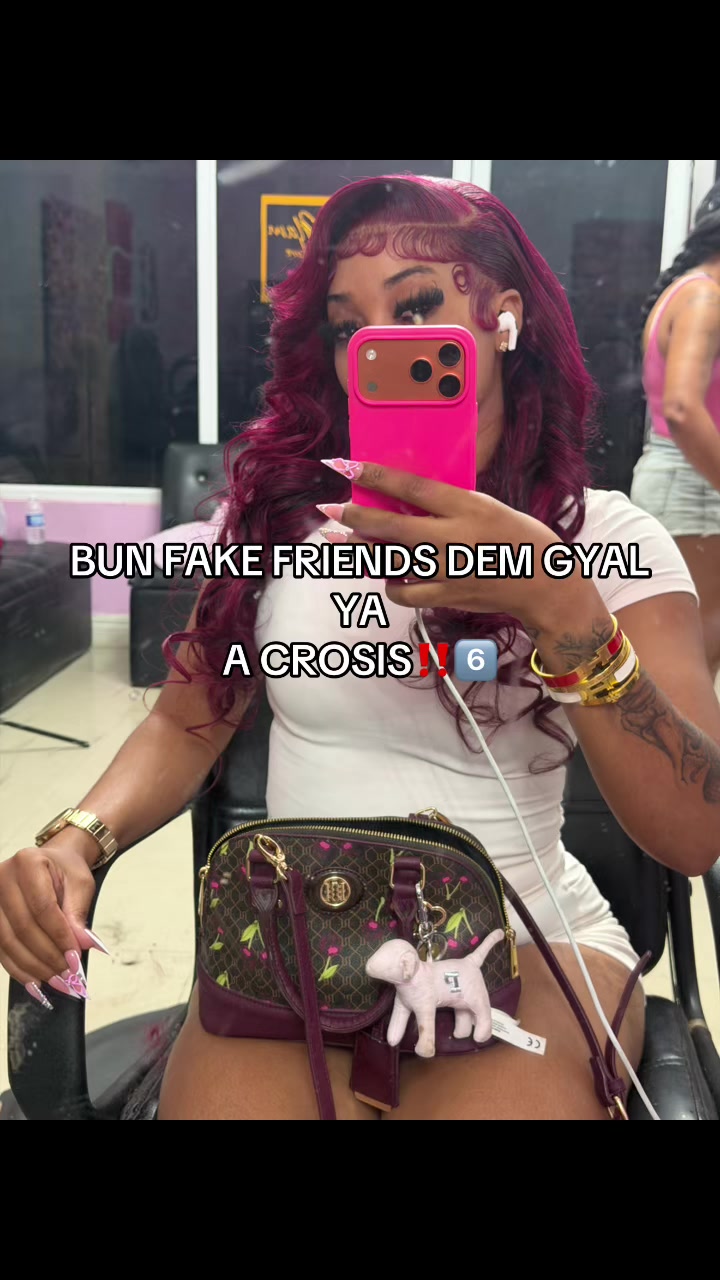 @khaloni11